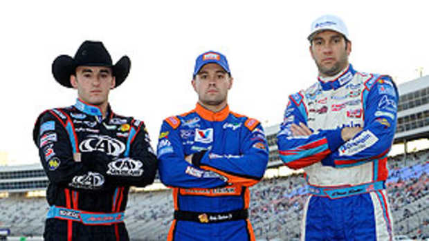 Elliot-Sadler-Ricky-Stenhouse-1.jpg